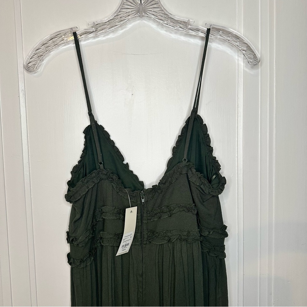Francesca's Collections Sage Green Jumpsuit wide leg large - Picture 7 of 14